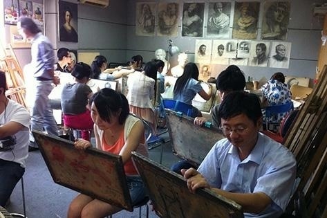 上素描课场景