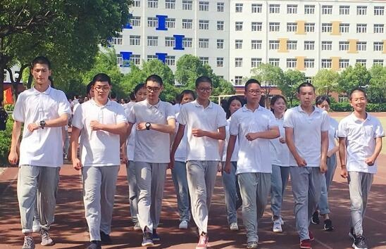 上海金苹果双语学校国际部2018年新生军训.jpg