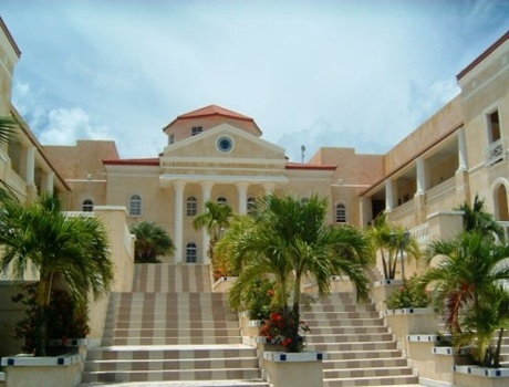 加勒比美国大学