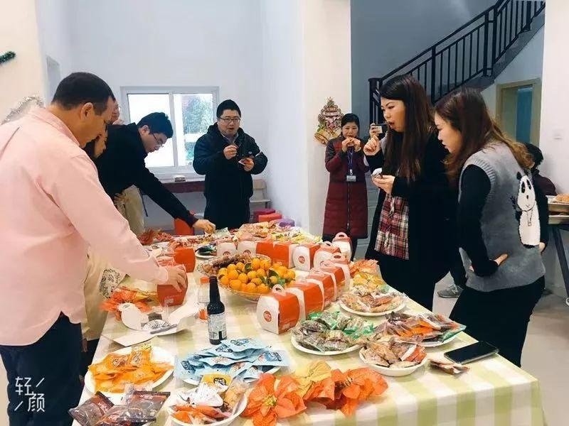 上海宏润博源学校教师聚会.jpg