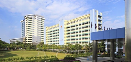 国立发展管理学院