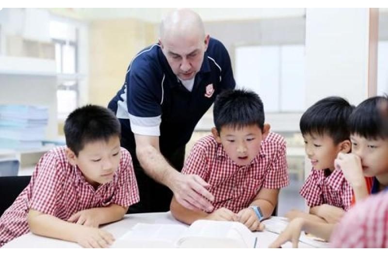 广州市番禺区剑桥郡加拿达外国语学校