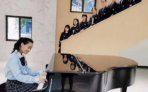 成都外国语学校中加高中