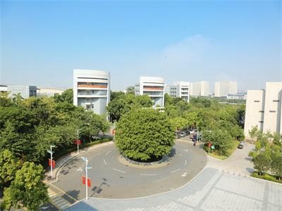教学楼前广场