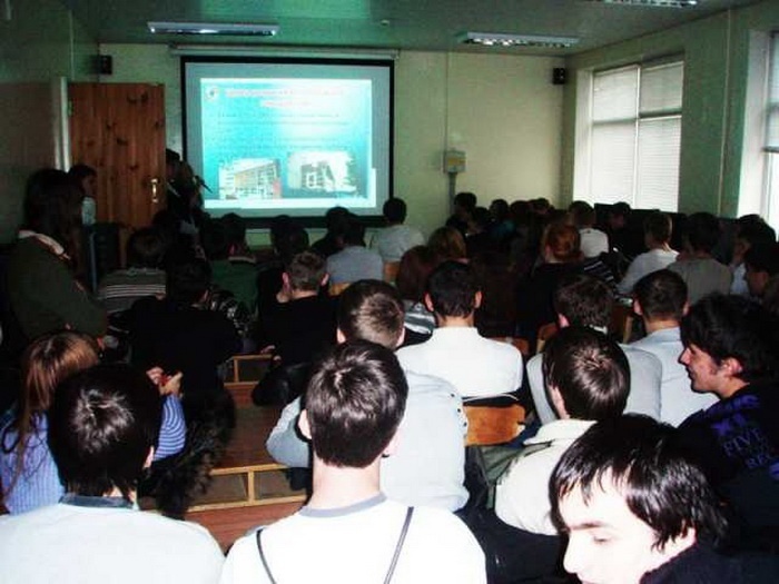 现代技术教育学院