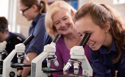 潘伯尼公学上海