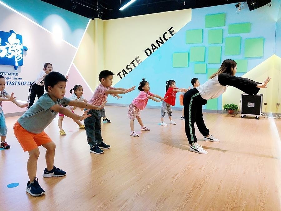 少儿街舞启蒙培训班