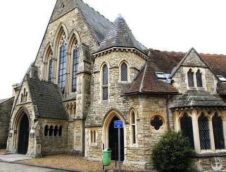 白金漢大學(xué)