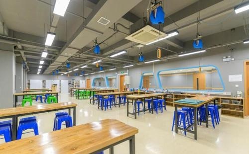 大连金普新区华美双语学校