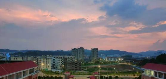 上犹中等专业学校