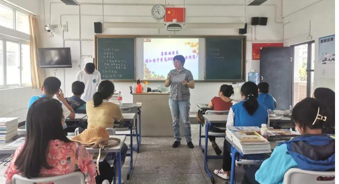 都江堰中学双语班