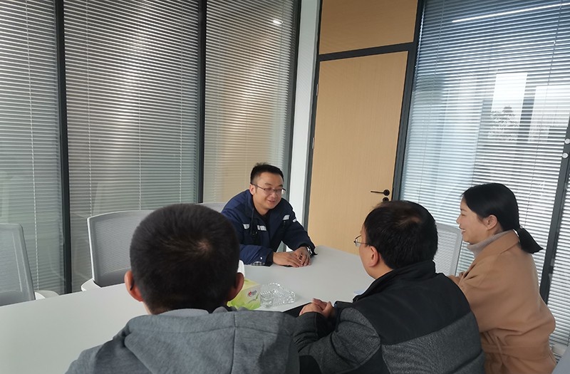 成都石化工业学校