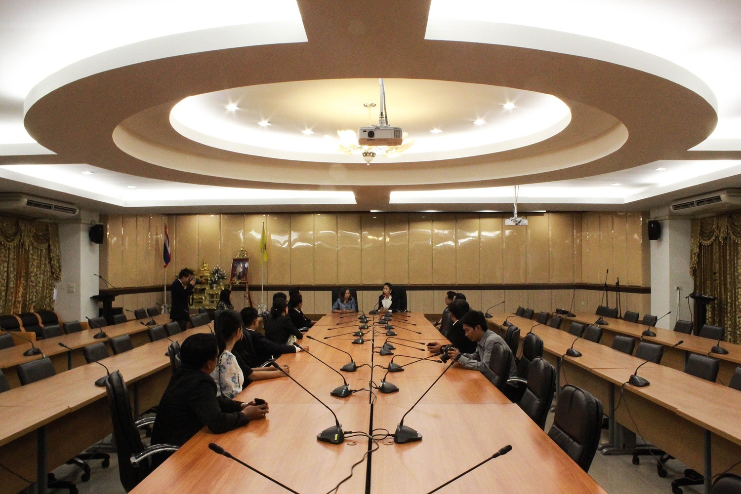 差亚鹏皇家大学