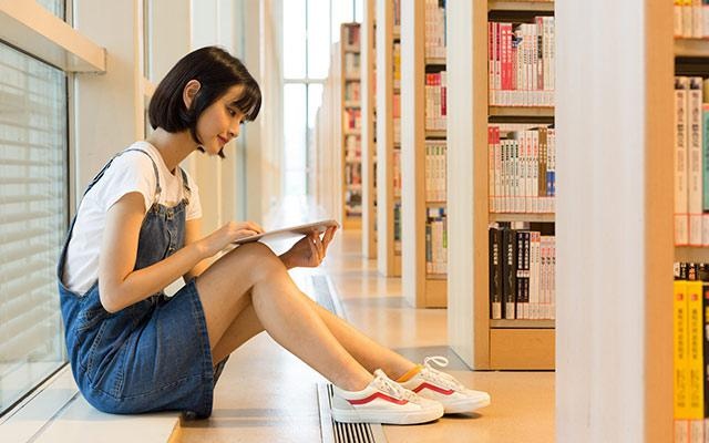 夯实基础，提升听说读写能力。