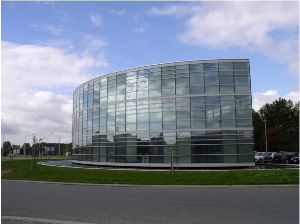 里爾高等商業(yè)學(xué)校