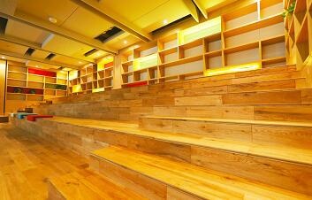 蒙特沃德高中上海校区开放式阅读室