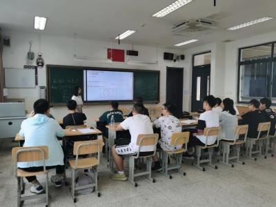 江苏省泰州中学国际部暑期夏令营2.jpg