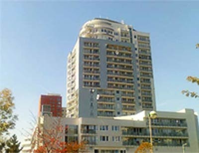 国际经济与法律学院