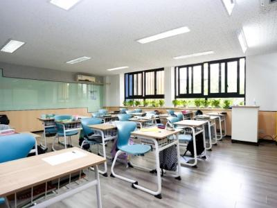 上海市新虹桥中学国际部