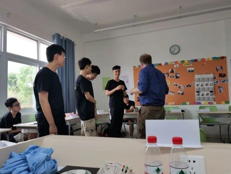 上海宏润博源学校丰富有趣的学科体验课.jpg