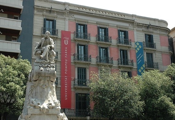朋培法普拉大学