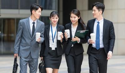 参加学校公费培训老师