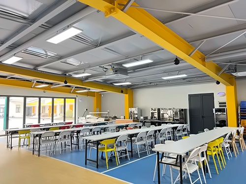 上海uec学校餐厅