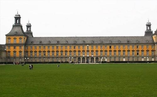 波恩大学