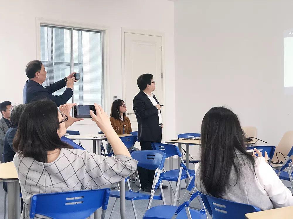 家长课堂.jpg