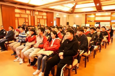 法润校园，学法以用：上海铭远国际高中法制进校园活动