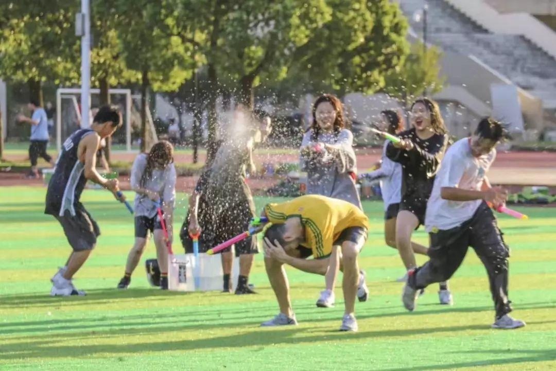 水枪大战.jpg