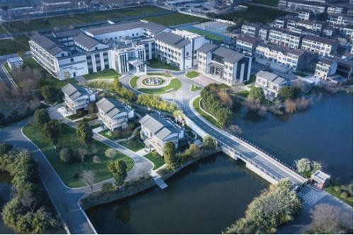 平湖卡迪夫学校