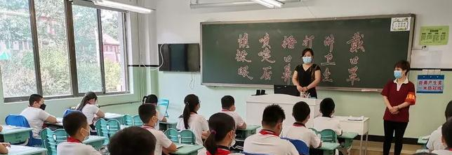 北京拔萃雙語(yǔ)學(xué)?？孔V嗎