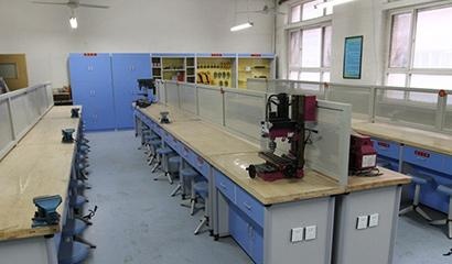 河北省师范大学附属中学中加班