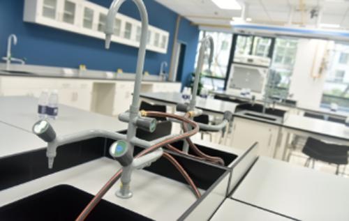 杭州威雅学校实验室