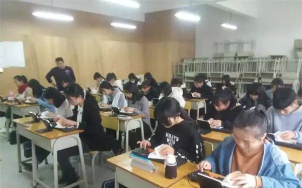 内江求是职业技术学校
