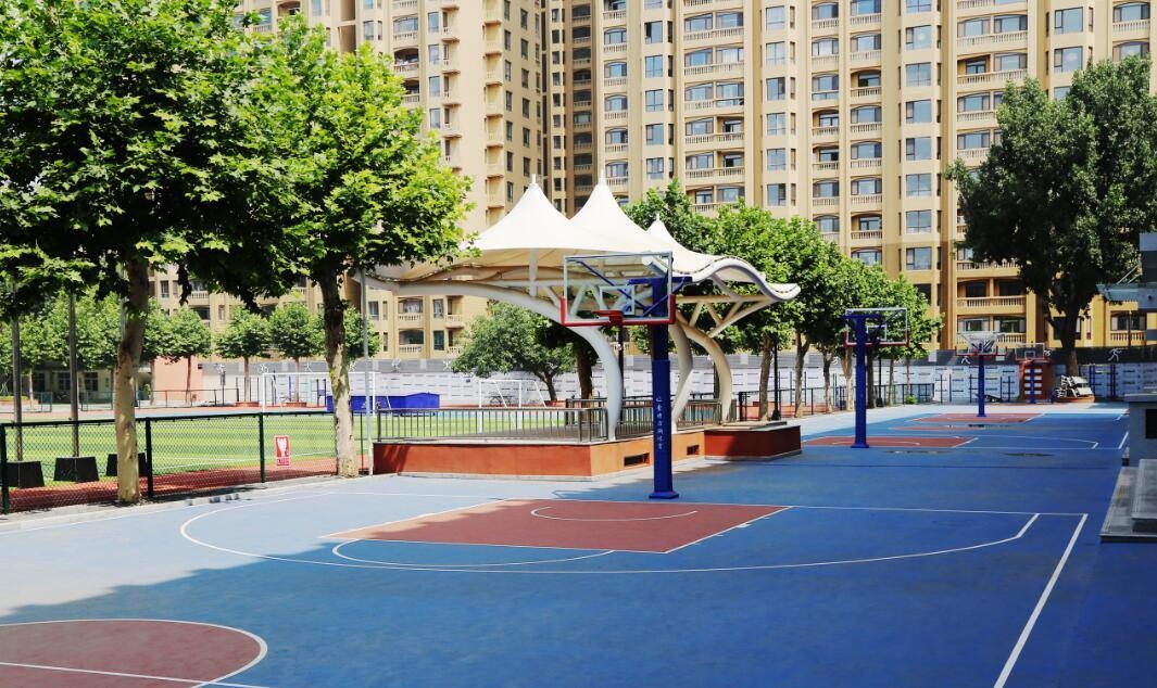 河北省师范大学附属中学中加班