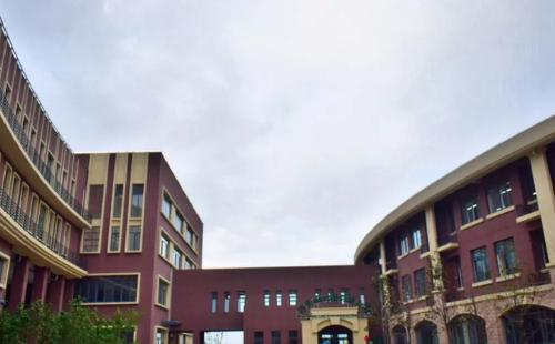 西咸新区空港枫叶国际学校