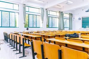 华北电力大学在职研究生通过什么途径报名