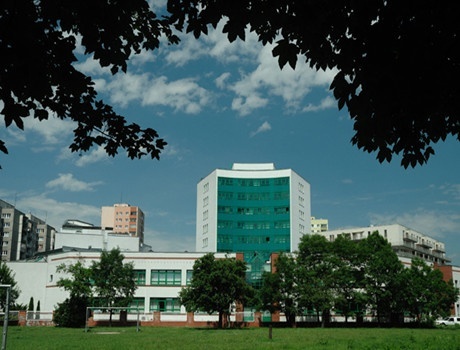 华沙LAZARSKI大学