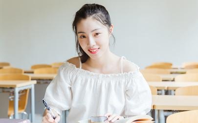 刷题进行自我查漏补缺和熟悉考试