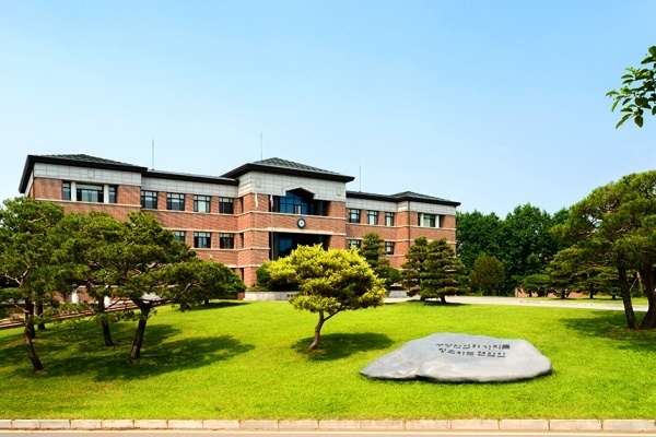 天安莲庵大学