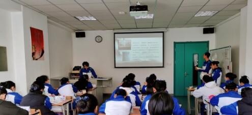 大连铁路卫生学校