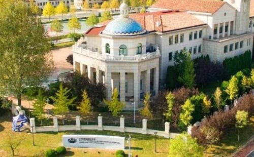 大连美国国际学校
