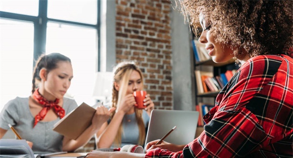 贵阳幼儿师范学校