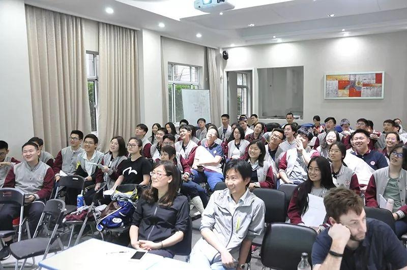光华剑桥首届配音大赛观众席.jpg