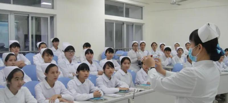 海南农垦卫生学校