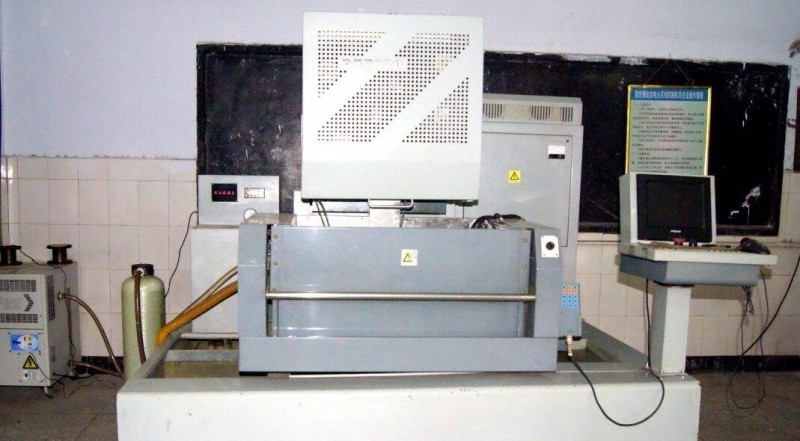 自贡飞鱼职业学校