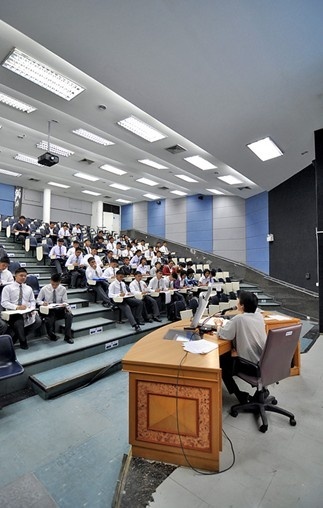 苏兰拉工业大学