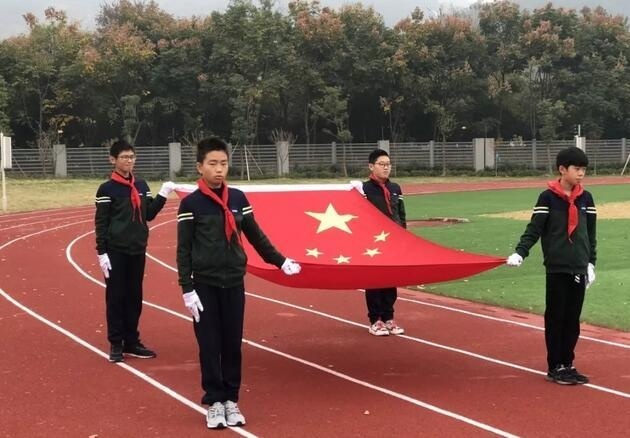 升旗仪式.jpg